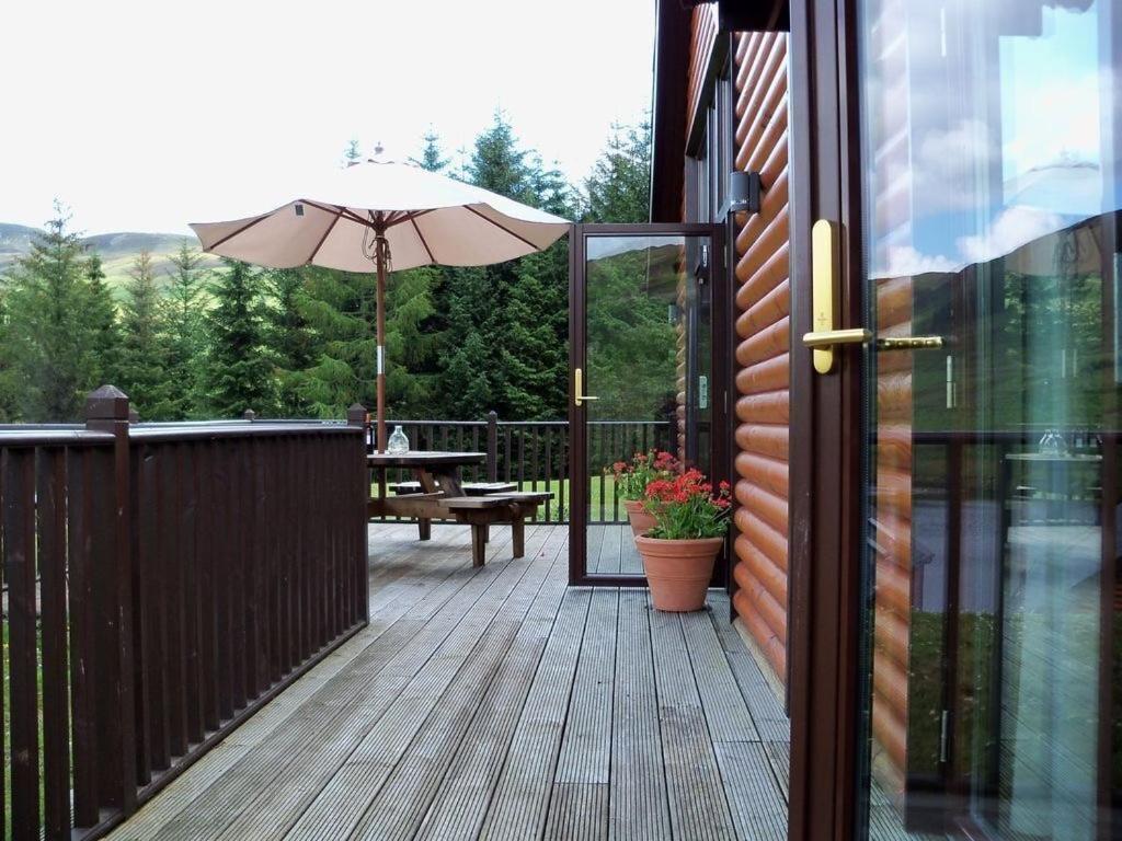 Lochside Lodge Glengoulandie Exterior photo